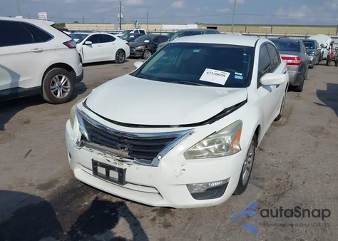 2015 Nissan Altima 2.5/2.5 S/2.5 Sl/2.5 Sv z USA, uszkodzony, nr VIN 1N4AL3AP5FC282142